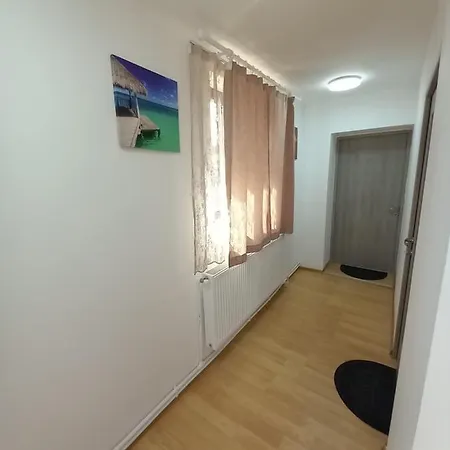 In Regim Hotelier Дерев'яний котедж