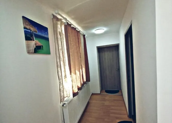 In Regim Hotelier Дерев'яний котедж *