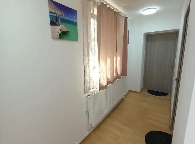 In Regim Hotelier Дерев'яний котедж